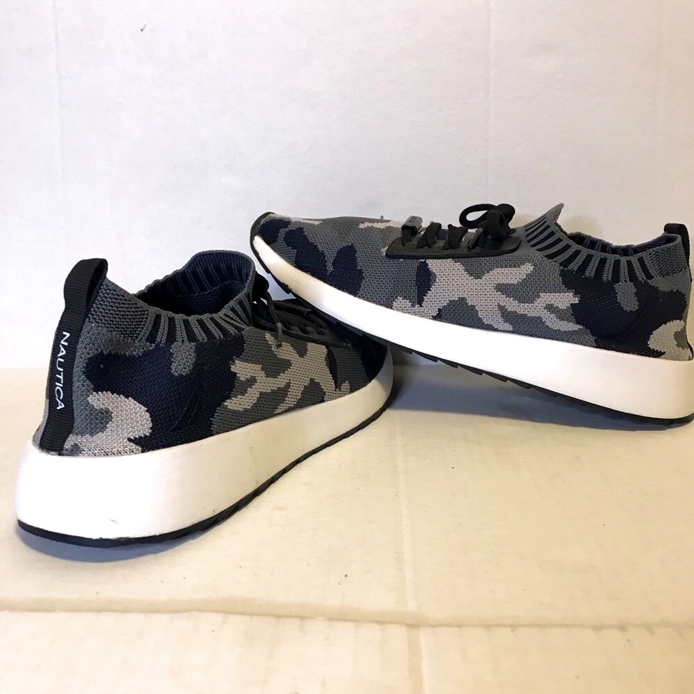 Nautica Slip On Knit Camouflage Sneakers Women Sz 9.5 Great Condition